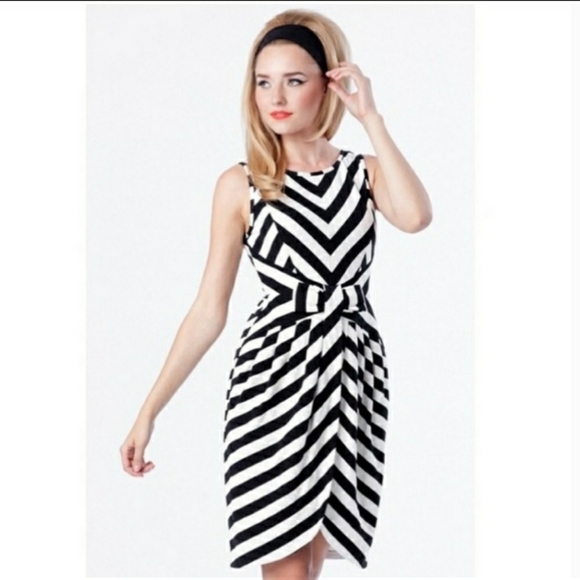 dear creatures Dresses & Skirts - Dear Creatures Margeaux sleeveless striped tulip hem black & white dress